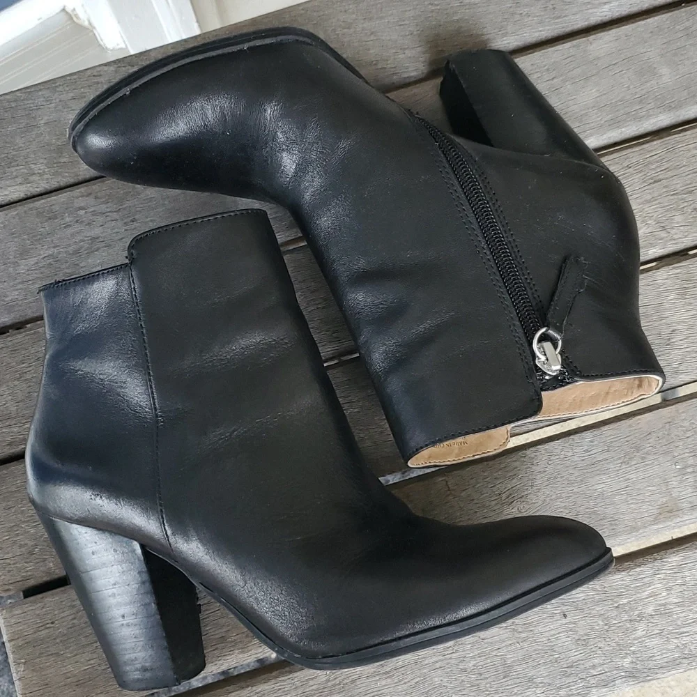 Adrienne Vittadini AV-Beah Women's Black Ankle Leather Boots - Size 6